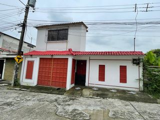Foto 1 de CIUDADELA BELLAVISTA VENDO PRECIOSA Y AMPLIA CASA FULL ACABADOS, DOS PLANTAS, TRES DORMITORIOS.