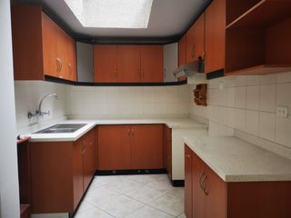 Foto 1 de VENDE CASA 3 DORMITORIOS SECTOR CARRETAS PORTAL SHOPPING AV. SIMON BOLIVAR