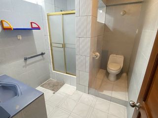 Foto 10 de Alquiler De Casa / Local En La Molina – Zonificacion Cv Ideal Para Vivienda O Negocio