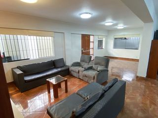 Foto 2 de Alquiler De Casa / Local En La Molina – Zonificacion Cv Ideal Para Vivienda O Negocio