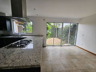Foto 2 de Cumbaya, Sector Colegio Menor, Moderna Casa, Conjunto Privado