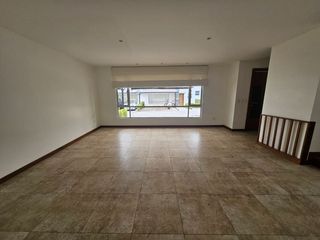Foto 3 de Cumbaya, Sector Colegio Menor, Moderna Casa, Conjunto Privado