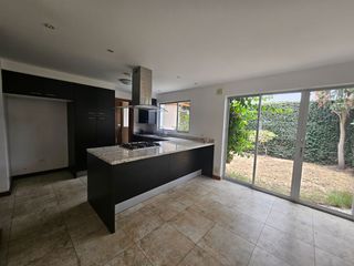 Foto 12 de Cumbaya, Sector Colegio Menor, Moderna Casa, Conjunto Privado