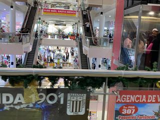 Foto 4 de VENDO TIENDA COMERCIAL EN GAMARRA MALL GAMA MODA