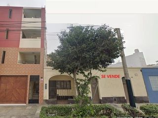 Foto 1 de VENDO CASA  EN BARRANCO, EXCELENTE UBICACIÓN, PRECIO DE OCASION A VALOR DE TERRENO