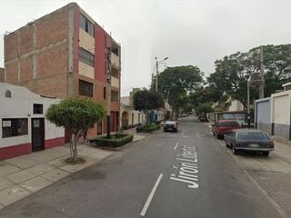 Foto 2 de VENDO CASA  EN BARRANCO, EXCELENTE UBICACIÓN, PRECIO DE OCASION A VALOR DE TERRENO
