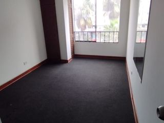 Foto 14 de ALQUILO OFICINAS 110M2 Y 64 M2 AV. BENAVIDES