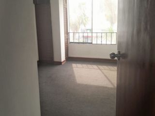 Foto 3 de ALQUILO OFICINAS 110M2 Y 64 M2 AV. BENAVIDES