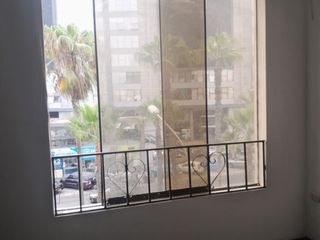 Foto 6 de ALQUILO OFICINAS 110M2 Y 64 M2 AV. BENAVIDES