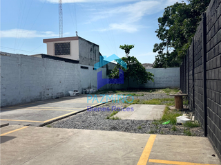 Foto 6 de LOCAL EN RENTA IDEAL PARA LUBRICADORA, MECÁNICA O CUALQUIER TIPO DE TALLER