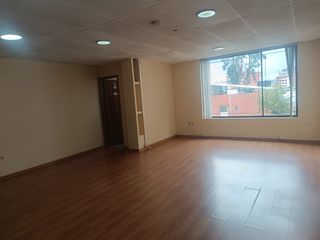 Foto 6 de Oficina en Alquiler / Quito tenis/ Quito Norte.