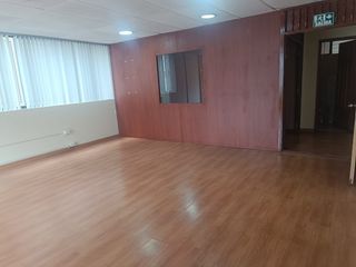 Foto 10 de Oficina en Alquiler / Quito tenis/ Quito Norte.