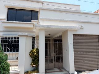 Foto 1 de CASA EN ALQUILER EL PORTÓN DE LAS LOMAS