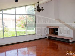Foto 4 de Vendo casa independiente en la Mitad del Mundo