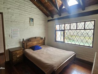 Foto 5 de Vendo Casa Independiente de 5 Dormitorios en Monteserrin