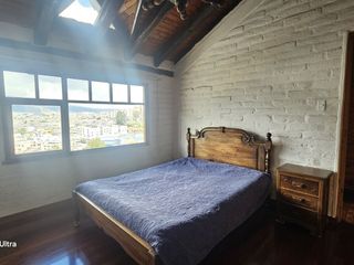 Foto 4 de Vendo Casa Independiente de 5 Dormitorios en Monteserrin