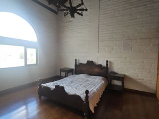 Foto 9 de Vendo Casa Independiente de 5 Dormitorios en Monteserrin