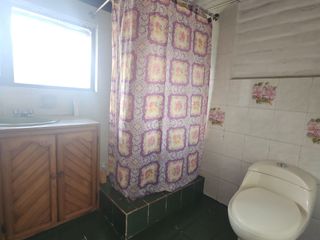 Foto 8 de Vendo Casa Independiente de 5 Dormitorios en Monteserrin