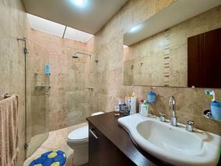 Foto 15 de En Venta Casa a 2 cuadras de la Universidad Católica de Azogues
