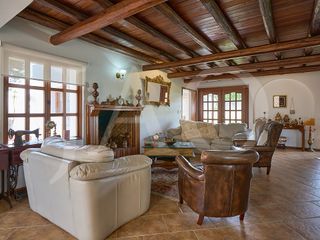 Foto 3 de Venta o Renta de Casa con Suite Independiente y Amplio Terreno en Nayón.