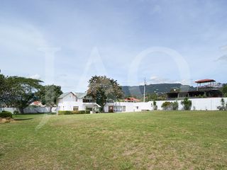 Foto 13 de Venta o Renta de Casa con Suite Independiente y Amplio Terreno en Nayón.