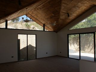 Foto 4 de Renta - Arriendo - Casa - Nueva - Tumbaco - Urbanización las Peñas