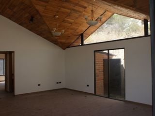 Foto 5 de Renta - Arriendo - Casa - Nueva - Tumbaco - Urbanización las Peñas