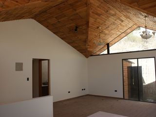 Foto 2 de Renta - Arriendo - Casa - Nueva - Tumbaco - Urbanización las Peñas