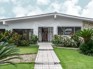 Foto 1 de CASA EN ALQUILER PARA OFICINAS URDESA CENTRAL, GUAYAQUIL