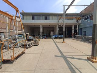 Foto 4 de SE VENDE LOCAL COMERCIAL CON EXCELENTE UBICACION EN SJL