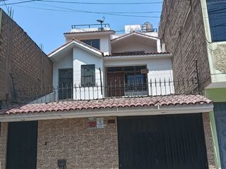 Foto 1 de Oportunidad De Inversion - Casa En Venta