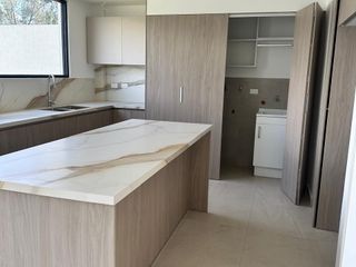 Foto 2 de CONJUNTO EXCLUSIVO DE DIEZ CASAS A ESTRENAR EN TUMBACO