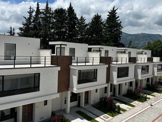 Foto 4 de CONJUNTO EXCLUSIVO DE DIEZ CASAS A ESTRENAR EN TUMBACO