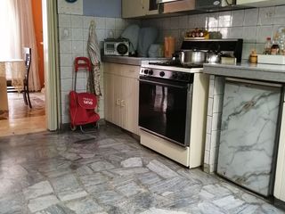 Foto 6 de Oferta ! Bajó de precio de venta de casa en calle residencial !