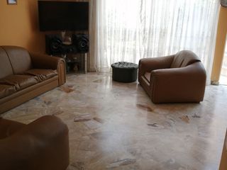 Foto 5 de Oferta ! Bajó de precio de venta de casa en calle residencial !
