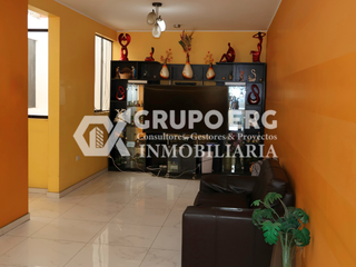 Foto 3 de Casa en Venta con Locales Comerciales en Santa Anita