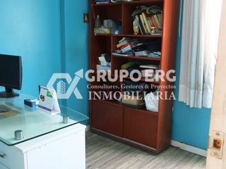 Foto 8 de Casa en Venta con Locales Comerciales en Santa Anita