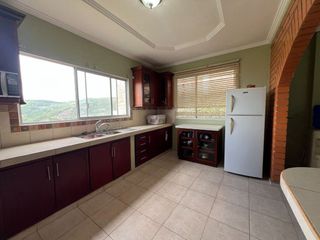 Foto 4 de CASA COMERCIAL EN VENTA EN SANTA ISABEL AZUAY
