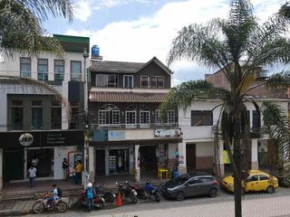 Foto 2 de CASA COMERCIAL EN SANTA ISABEL AZUAY EN VENTA