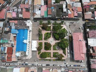 Foto 3 de CASA COMERCIAL EN SANTA ISABEL AZUAY EN VENTA