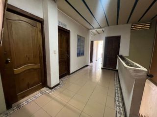 Foto 4 de CASA COMERCIAL EN SANTA ISABEL AZUAY EN VENTA