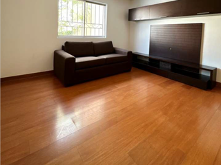 Foto 10 de Casa Remodelada en Surco en Lima Perú con Piscina, Terraza y Espacios Amplios