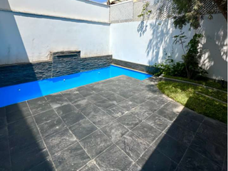 Foto 20 de Casa Remodelada en Surco en Lima Perú con Piscina, Terraza y Espacios Amplios