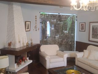 Foto 7 de VENDO EXCELENTE CASA CON CHIMENEA EN SAN BORJA CERCA A PARQUE Y AV. PARQUE SUR
