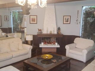 Foto 11 de VENDO EXCELENTE CASA CON CHIMENEA EN SAN BORJA CERCA A PARQUE Y AV. PARQUE SUR