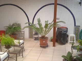 Foto 27 de VENDO EXCELENTE CASA CON CHIMENEA EN SAN BORJA CERCA A PARQUE Y AV. PARQUE SUR