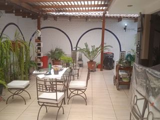 Foto 32 de VENDO EXCELENTE CASA CON CHIMENEA EN SAN BORJA CERCA A PARQUE Y AV. PARQUE SUR