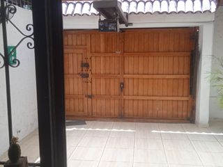 Foto 36 de VENDO EXCELENTE CASA CON CHIMENEA EN SAN BORJA CERCA A PARQUE Y AV. PARQUE SUR