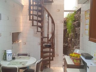 Foto 37 de VENDO EXCELENTE CASA CON CHIMENEA EN SAN BORJA CERCA A PARQUE Y AV. PARQUE SUR
