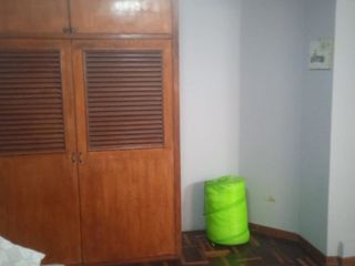 Foto 61 de VENDO EXCELENTE CASA CON CHIMENEA EN SAN BORJA CERCA A PARQUE Y AV. PARQUE SUR